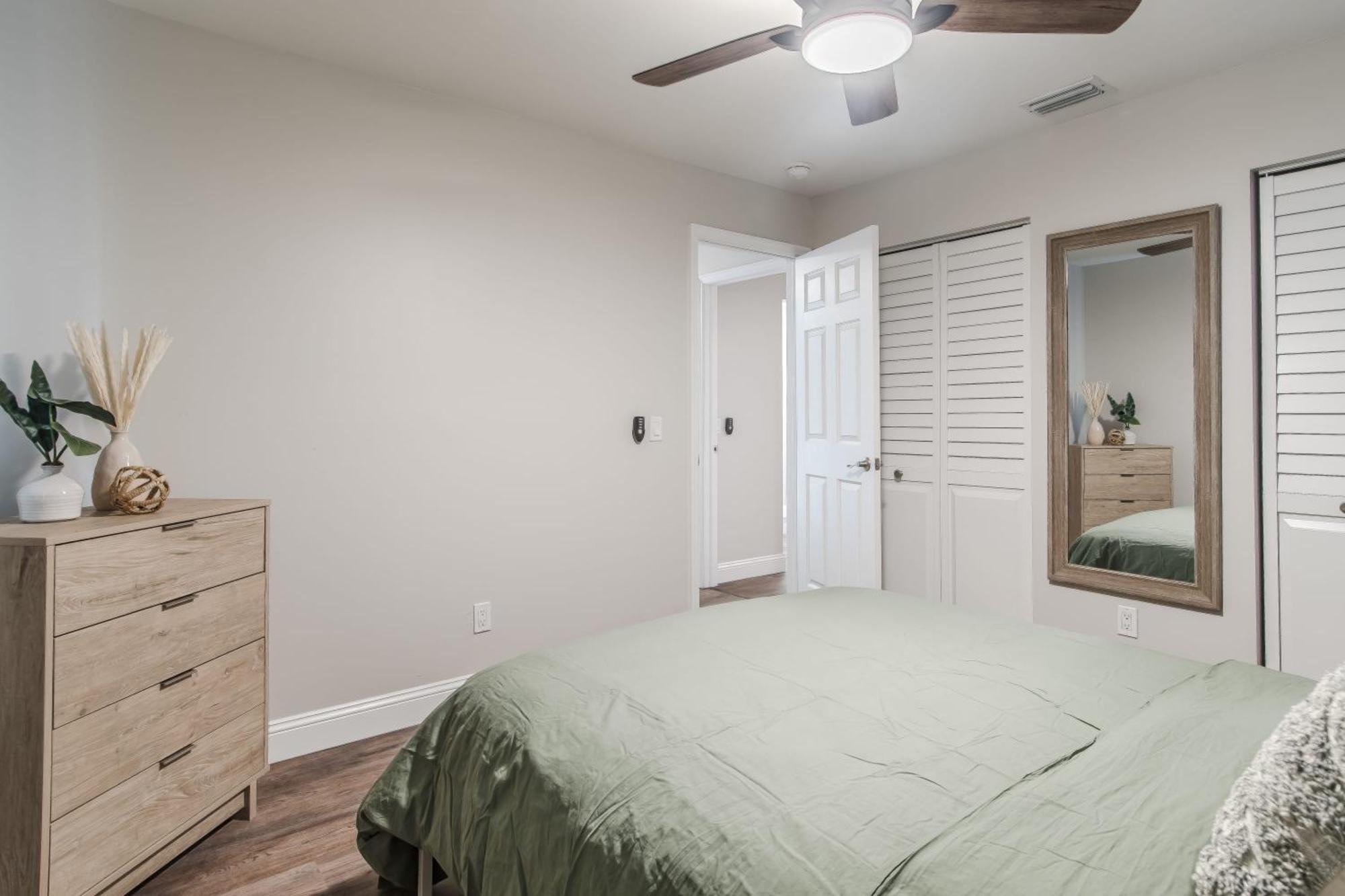 10 Mins To - 2br Private Pool + + Grill *