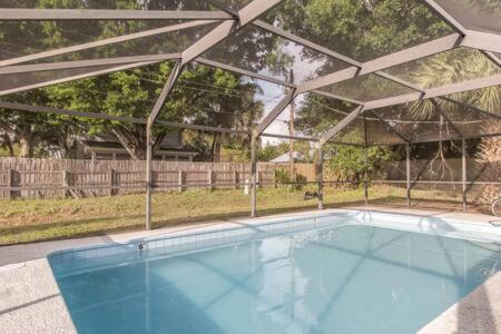 Hébergement de vacances 10 Mins To - 2br Private Pool + + Grill Vero Beach
